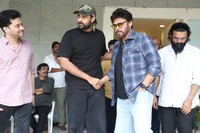 Venkatesh Pays Homage to Allu Kanakaratnam